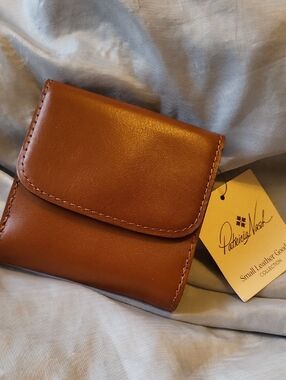 Patricia Nash Astra Heritage Tan Leather Bi Fold Wallet Bnwt ML